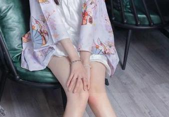 BoBoSocks袜啵啵 - 模特小甜豆的黑色指甲油秀：高清写真来一发不一样的剧情！
