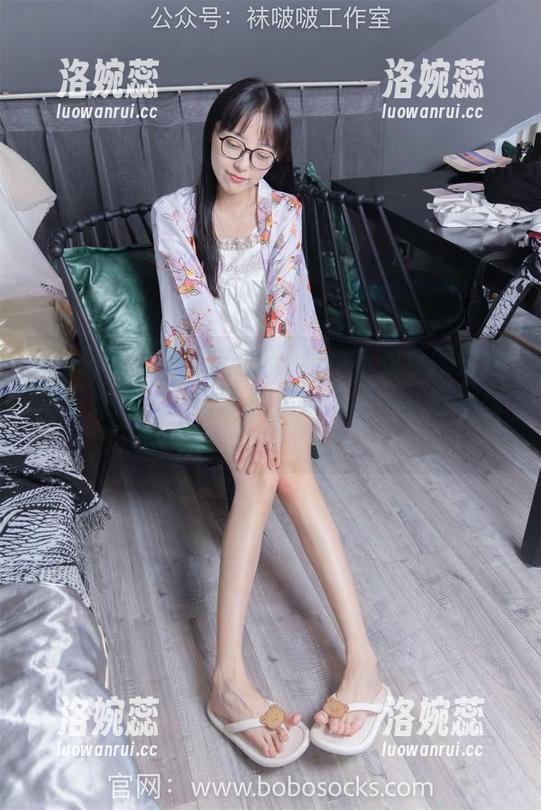BoBoSocks袜啵啵 - 模特小甜豆的黑色指甲油秀：高清写真来一发不一样的剧情！