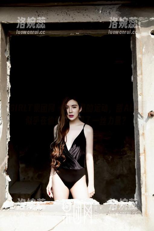 GIRLT果团网 - 图片里的运动，甜Abby似乎在偷懒中闪现了一丝力量？