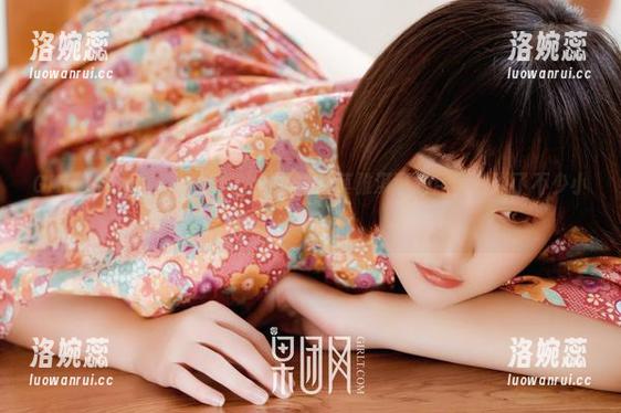 GIRLT果团网 - 教室里的无圣光，莫雅淇可是用图片说了不少小秘密。