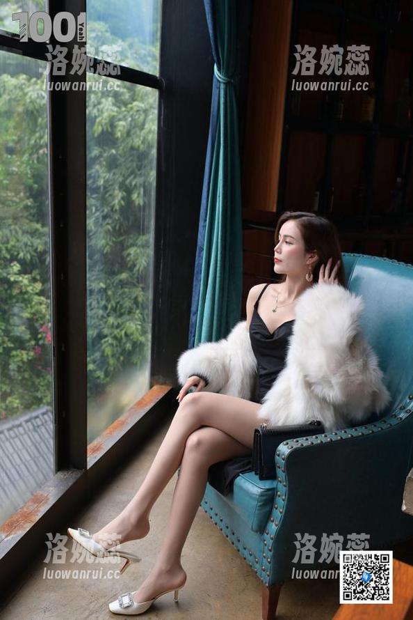IESS异思趣向 - 图包来了！小婕的财阀女老板造型，一眉一眼都充满戏！