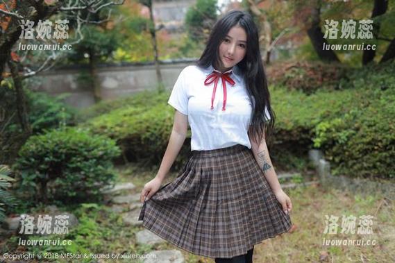 MFStar模范学院 - K8傲娇萌萌Vivian的裸足套图——专属你的‘踩’踏体验？