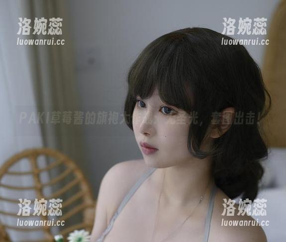 PAKI草莓酱的旗袍大作战：无圣光，套图出击！