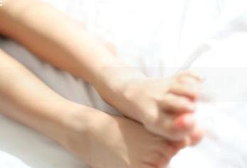 ROSI的原图：每个角度都在撩动心弦的翘臀。