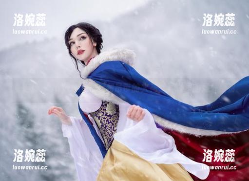 看这张，Sayathefox和吊带的火花，写真里的意外停留
