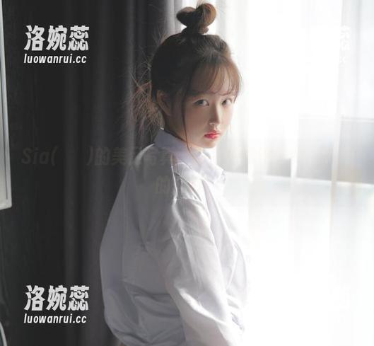Sia(시아)的美足写真，快来下载这份令人无奈的期待。