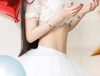 UGirls尤果网 - 撩人未满，李思宁的比基尼全套图集，看得我心里痒痒的。