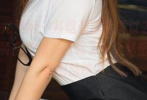 UGirls尤果网 - 从这张图片看过去，李梓然的套装合集似乎暗藏了一个秘密，等我细细品味。