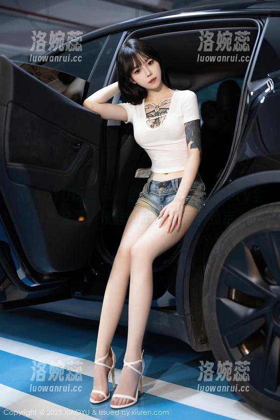 XIAOYU语画界 - 别慌，徐莉芝Booty全套写真来了，灰丝和我说‘跟着我走’。
