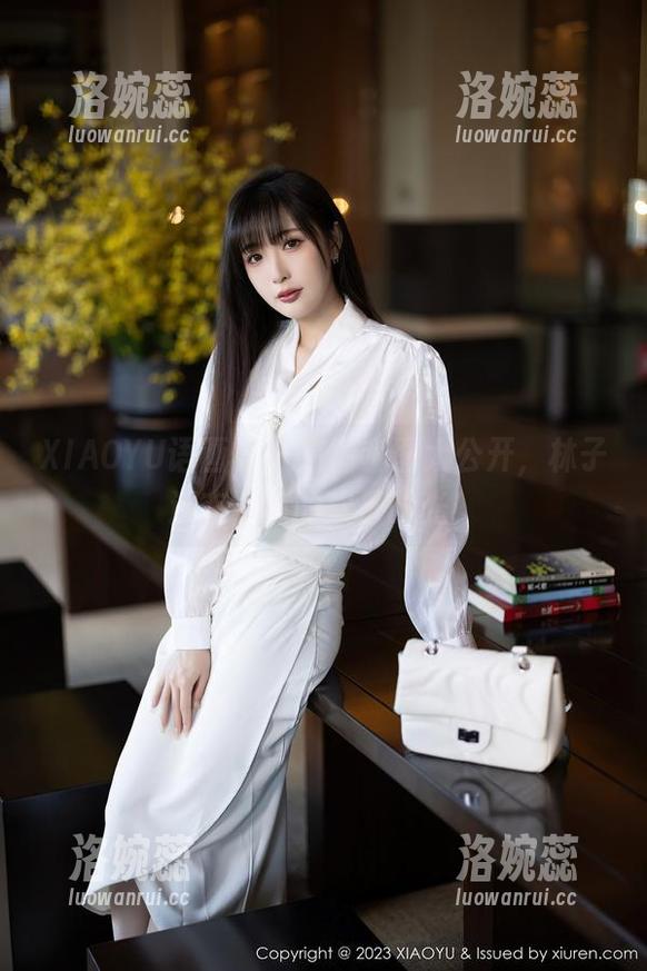 XIAOYU语画界 - 高清套图大公开，林子遥在浴室的欢乐时光！