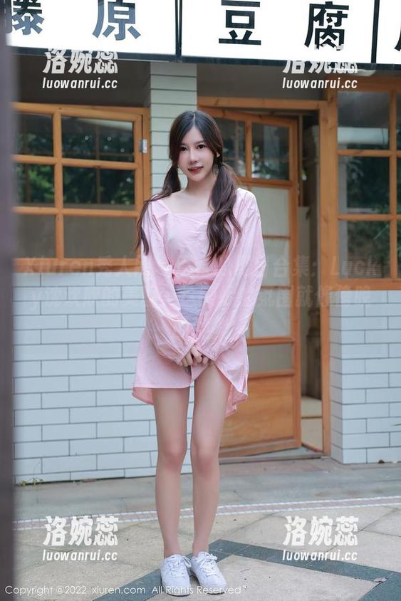 Xiuren秀人网 - 百合的夏日合集：Lucky沈欢欣的美图，这微妙的氛围就像傍晚的温柔