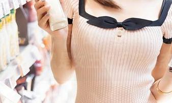 Xiuren秀人网 - 落在sophie余冰身上的无圣光，像是女王的百变姿态。