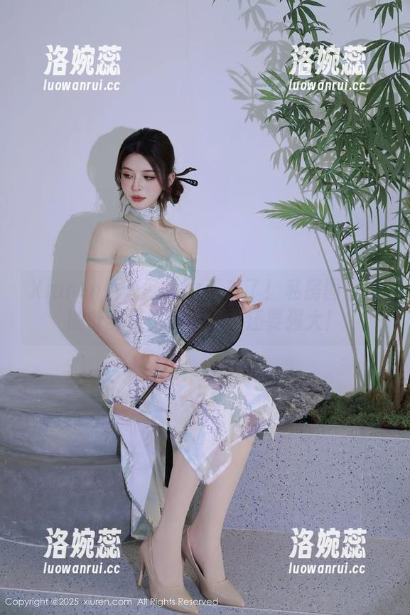 Xiuren秀人网 - 女王来了！私房图包里的叶梦轩比你想象的还要强大！