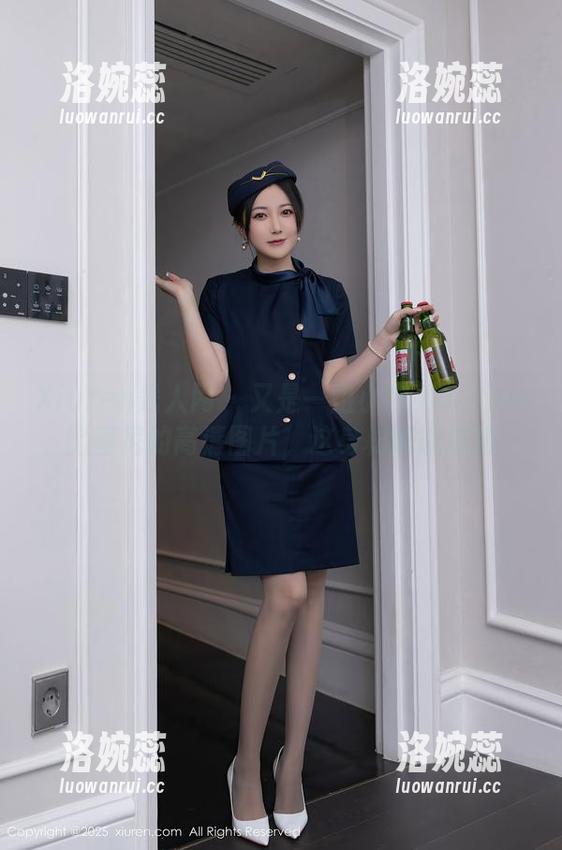 Xiuren秀人网 - 又是一组小泡芙winna比基尼的高清图片，这身材谁能抗拒