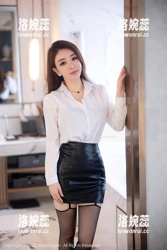 Xiuren秀人网 - 精选美图，王馨瑶yanni带你领略裤里丝的别样风情，哈哈！