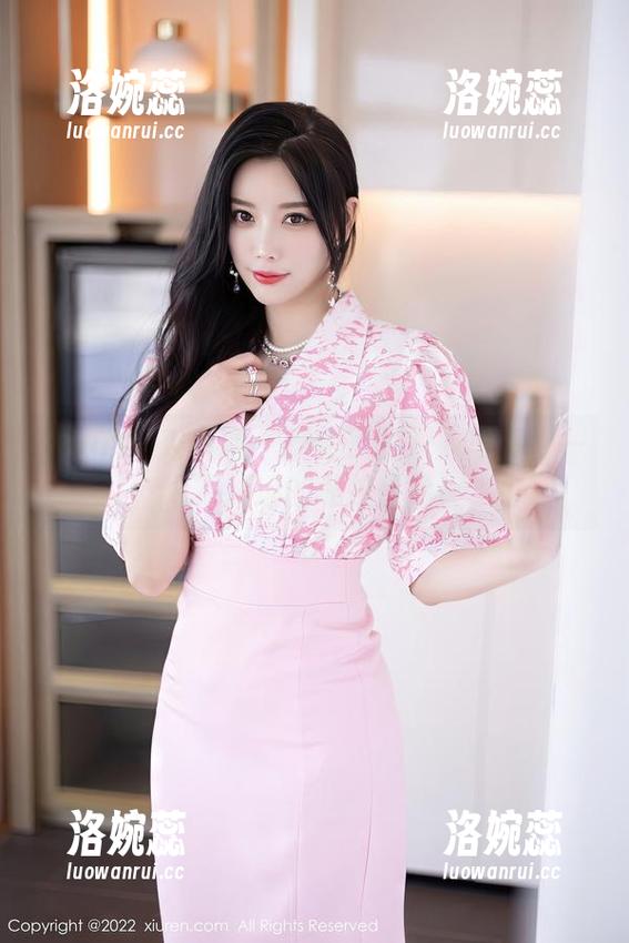 Xiuren秀人网 - 糯美子的双人写真：一个不撕逼的私拍冒险！