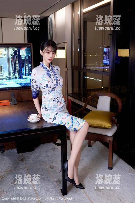 Xiuren秀人网 - 龙女sunny的妹妹写真全集：这些姿势，她练了几千遍才够自然？