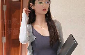 Xiuren秀人网 - 龙泽美曦全套作品，每一步都像是在撩拨心弦，真妙。