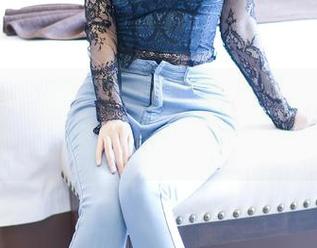 YouMi尤蜜荟 - 一张美图在线，我只想说：黄歆苑的连体衣，太有戏了！