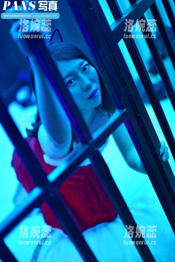 pans - 惊奇降临，小彤的校服图集精选——学生时代的乱入感！