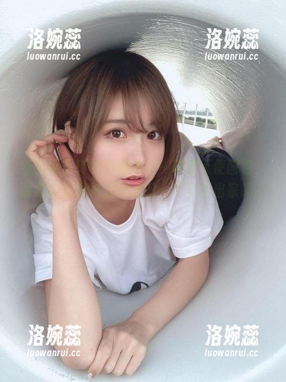 当你目不转睛地观看けん研的天使图包，朋友们的眼神就像在问：“你要出家吗？”