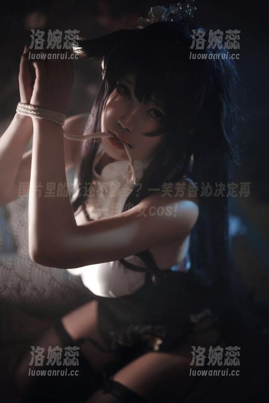 图片里的花还不够多？一笑芳香沁决定再来一组少女cos！