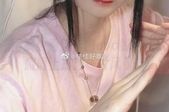 无圣光图集：看佳佳酱ovo如何用36套在微博上打翻一片风景！