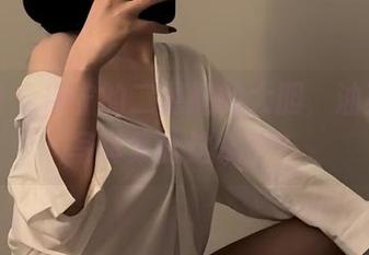 微密圈 - 保守的二舅妈的大胆，油亮丝的写真集就这水平？