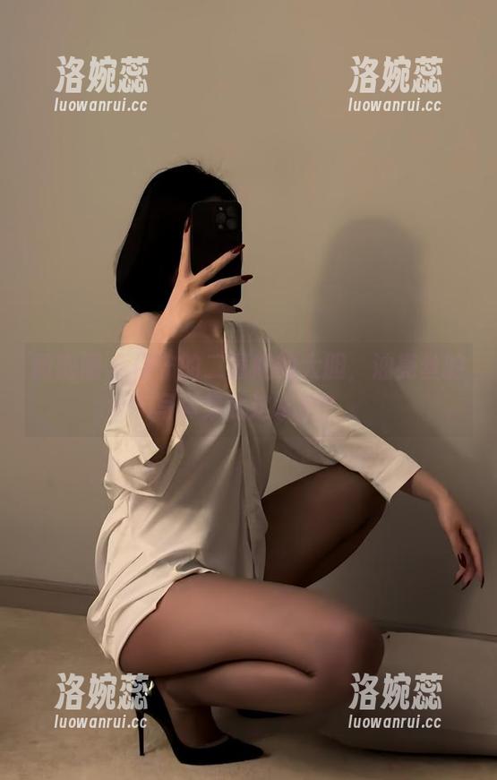 微密圈 - 保守的二舅妈的大胆，油亮丝的写真集就这水平？