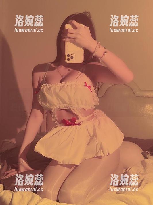 微密圈 - 兔宝妮to高清图集：清纯得我都想代言果汁了——这感觉喝一口刚刚好！