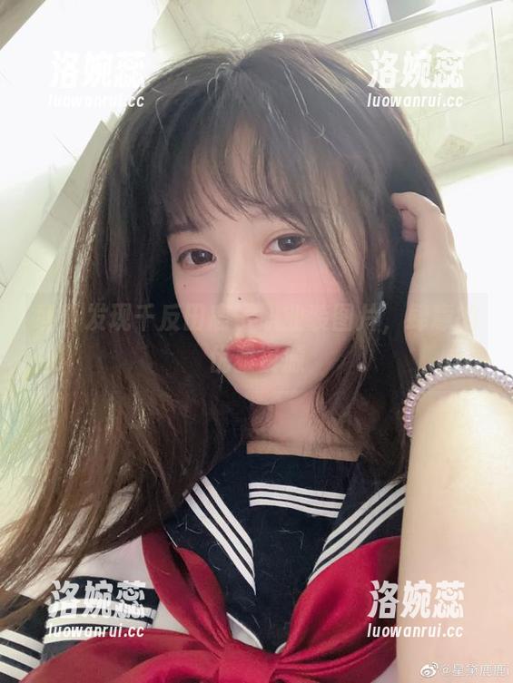 意外发现千反田鹿子职业装图片，肆意的优雅资源