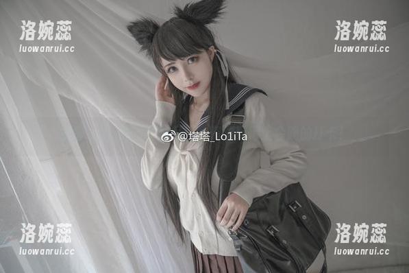 塔塔_Lo1iTa学妹写真，资源配得上今晚的打卡！