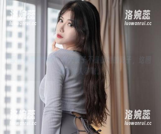 深藏不露的学姐，有大梨子不是御姐的影子，这图真够耐人寻味。