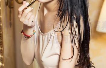 头条女神 - 易阳青春永驻，最新写真直逼女神，何德何能！