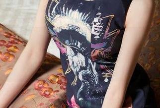 头条女神 - 在蔡楠最新的御姐图包里流连，看得我常常分不清对错！