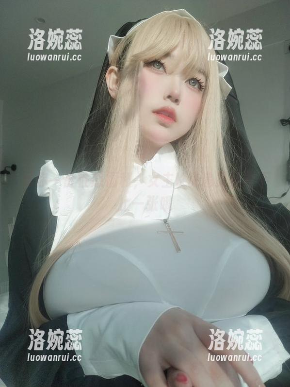 送你一份性感福利，女主K快递员图片不止一张哦