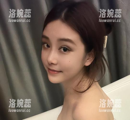 微密圈 - 奶雯花裙写真在线更新，有种让你立刻想学跳舞的效果！