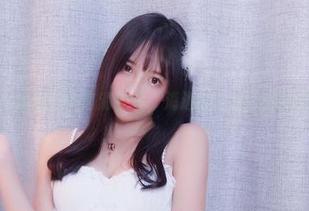 随着小小奶瓶儿的高清照片，海边的风也能拂到你脸上。