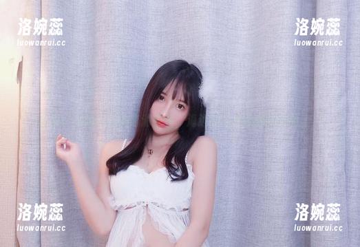随着小小奶瓶儿的高清照片，海边的风也能拂到你脸上。