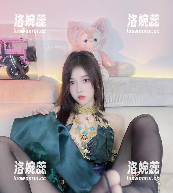 白开水毛衣定制版：小小奶瓶儿的原图流浪精选