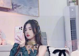 谁撩到了小小奶瓶儿的修女图包！这美图简直是大胆尝试～