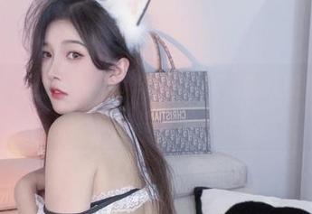 值得一看的作品集，毕竟小小奶瓶儿的丝带女友是种特殊的存在