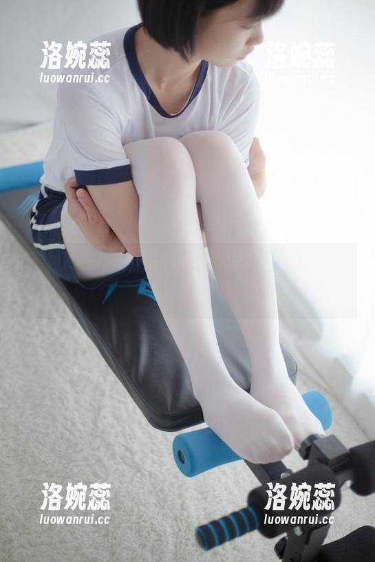 少女秩序图包：白丝米色短裙，让我想到“岁月静好”，甚至想穿上它去散步。