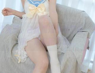 福利点满满，白丝和短裤的交锋，少女秩序一定有新发现。
