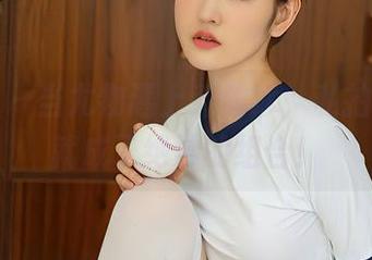 尤蜜荟 - 当尤物遇上乔雅冰，私拍和套图就成了绝妙的组合！