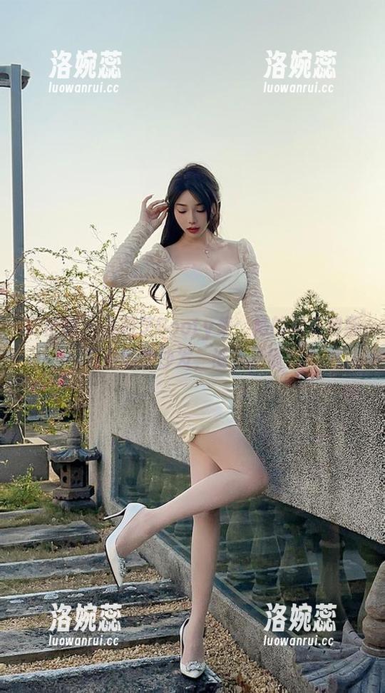 微密圈 - 徐莉芝Booty集：她的男友和那只慵懒的沙发，谁更抢镜？