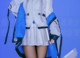 是一只熊仔吗的奇葩作品：看美少女万华镜里的雪女，别眨眼哦，她会变身！