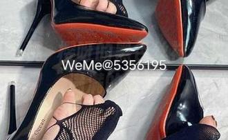 微密圈 - 桃沢樱呀的黑色丝袜合集，网盘满满的诱惑