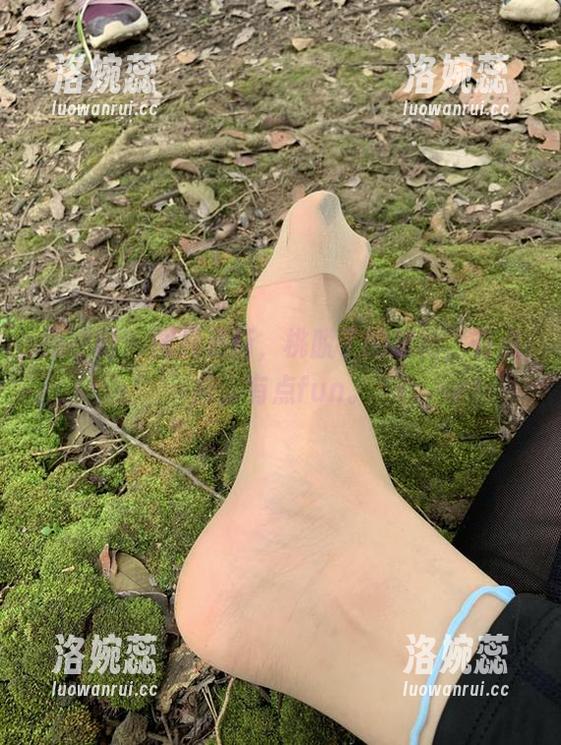 微密圈 - 图片更新，桃脱了的旗袍，有点撩，有点fun。
