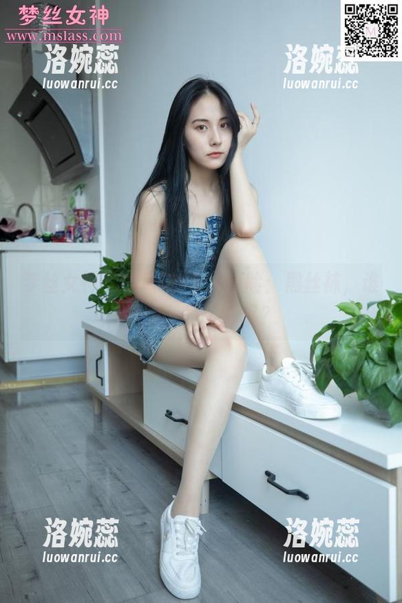 梦丝女神 - 雪馨的JK大冒险：黑丝袜，谁不想下载一份呢？